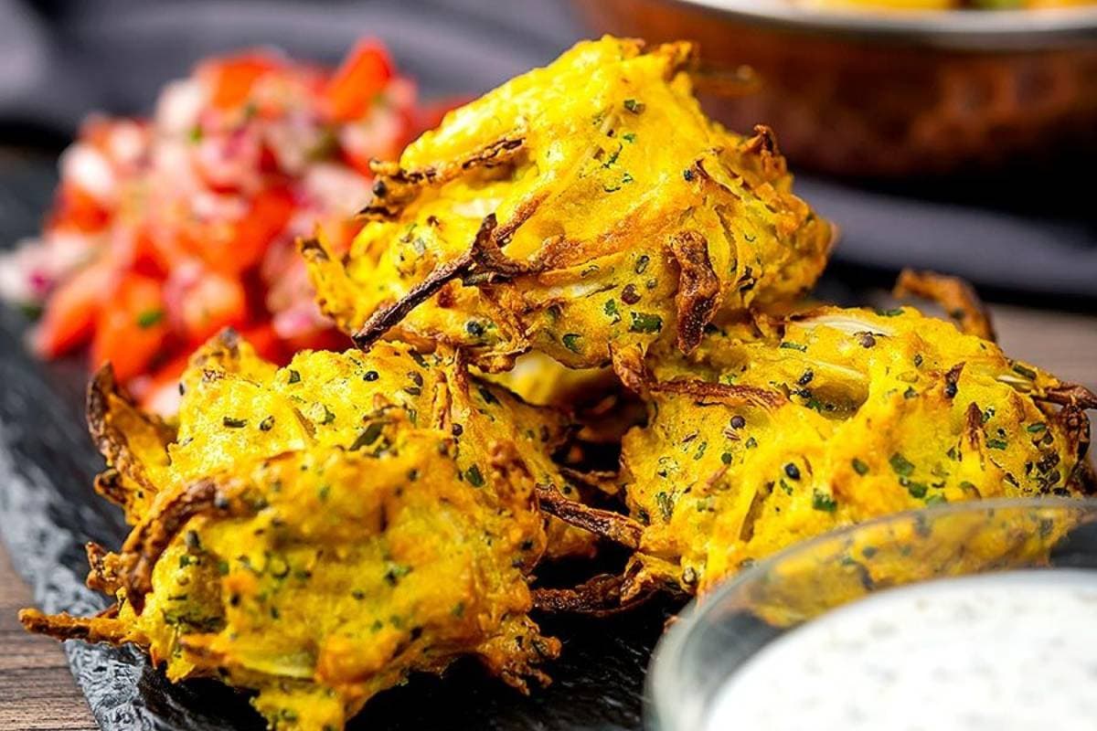 चाय के साथ बनाएं कुरकुरे और खुशबूदार लहसुन पत्ता पकौड़े, दादी-नानी की खास देसी रेसिपी चाय के साथ बनाएं कुरकुरे और खुशबूदार लहसुन पत्ता पकौड़े, दादी-नानी की खास देसी रेसिपी