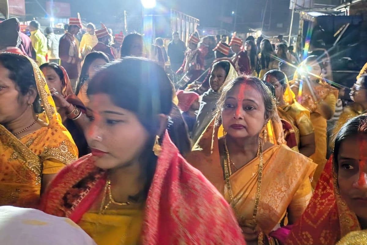 पाकुड़ में शिव-पार्वती विवाह की रस्में शुरू, मांदर पूजन और हल्दी लेपन से महका बाबा घाघेश्वरनाथ का दरबार