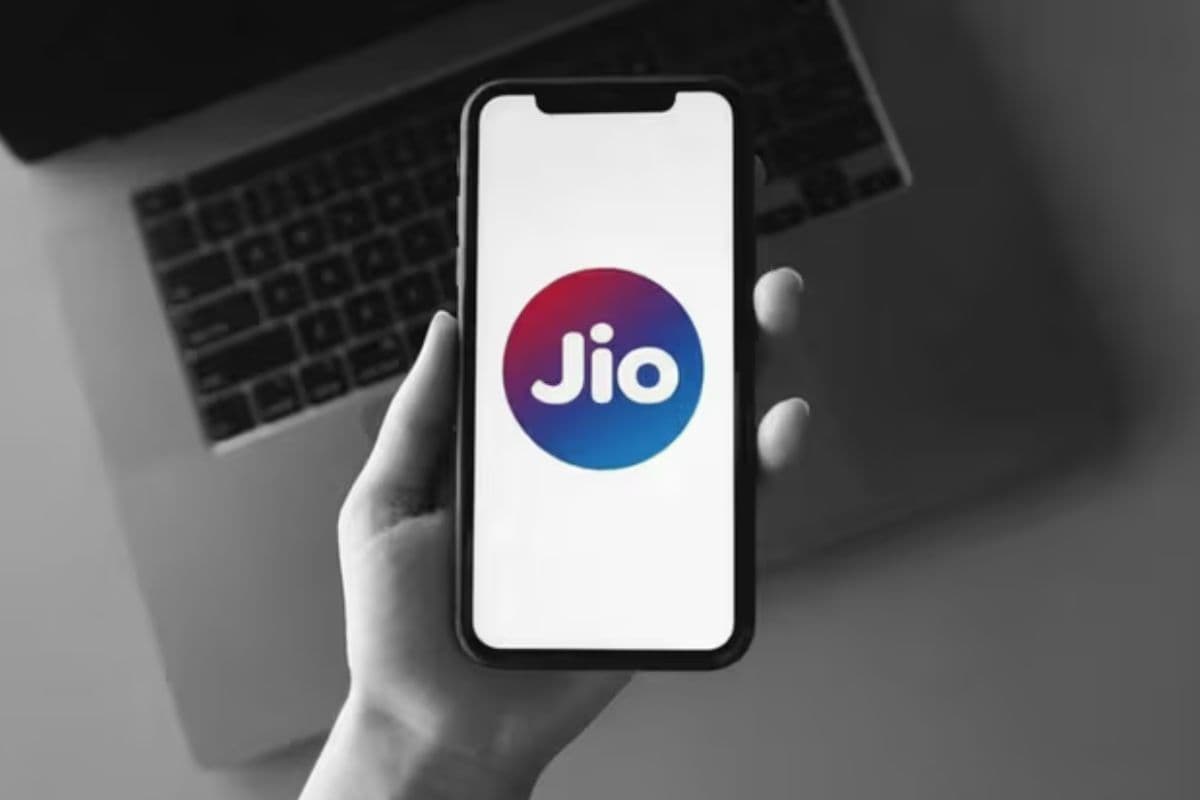 Jio का 56 दिन वाला प्लान, कॉलिंग-डेटा के साथ मिलेगा फ्री OTT और AI Jio का 56 दिन वाला प्लान, कॉलिंग-डेटा के साथ मिलेगा फ्री OTT और AI