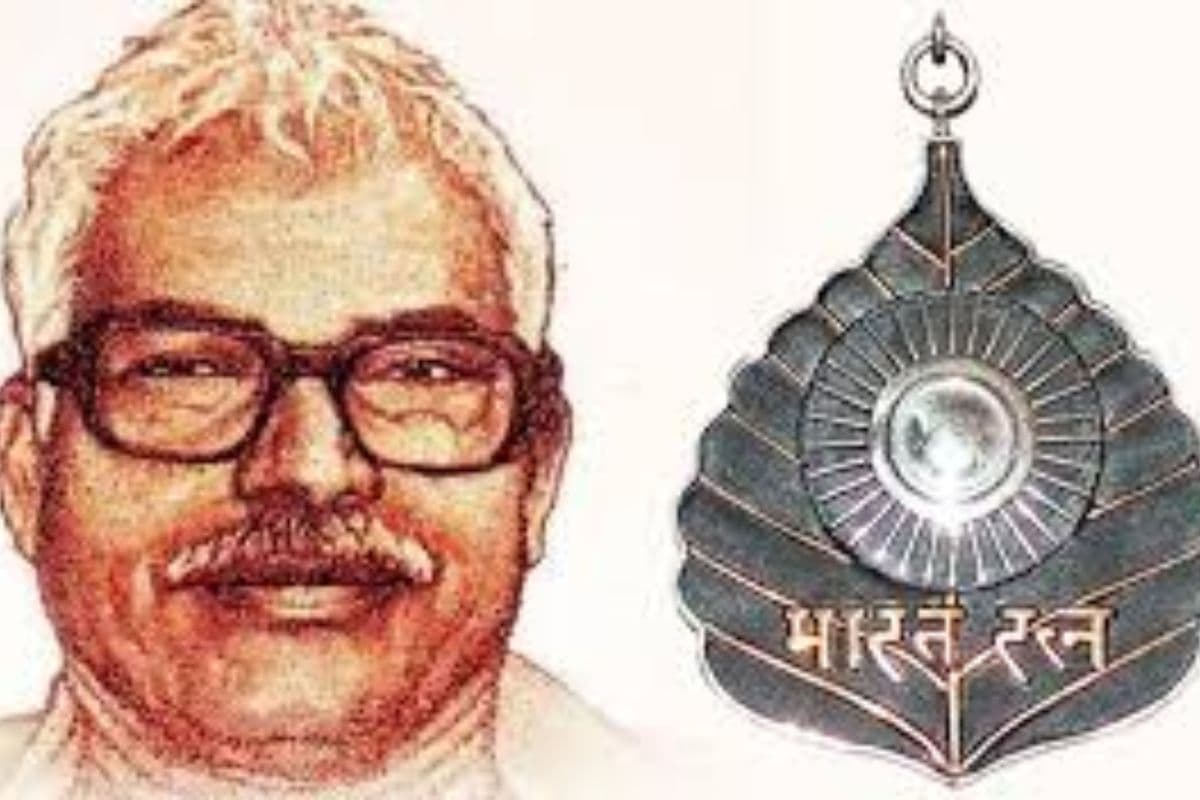 जब फटे कुर्ते में मीटिंग करने पहुंचे बिहार के मुख्यमंत्री, चंद्रशेखर ने चंदा मांगकर सिलवाया नया जोड़ा