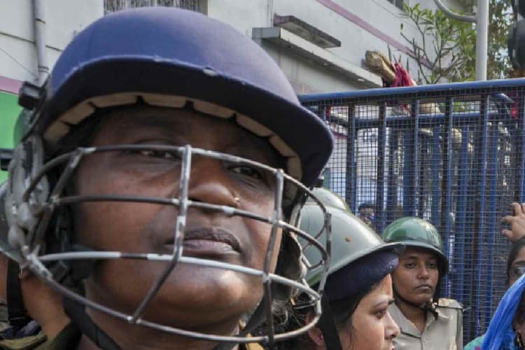 Kolkata Crime: सोना पप्पू के गैंग का कोलकाता में आतंक, कांकुलिया रोड पर फिर हिंसा, देसी बम फेंके गए