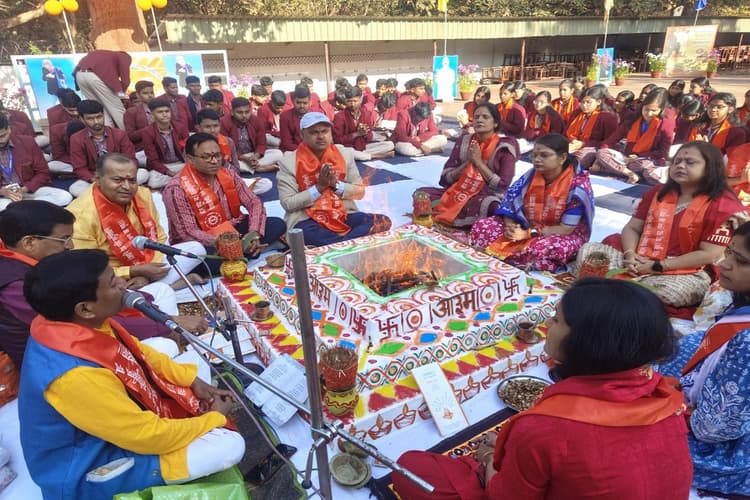 नोवामुंडी के डीएवी स्कूल में वैदिक आशीर्वचन समारोह, 10वीं-12वीं के बच्चे हुए शामिल