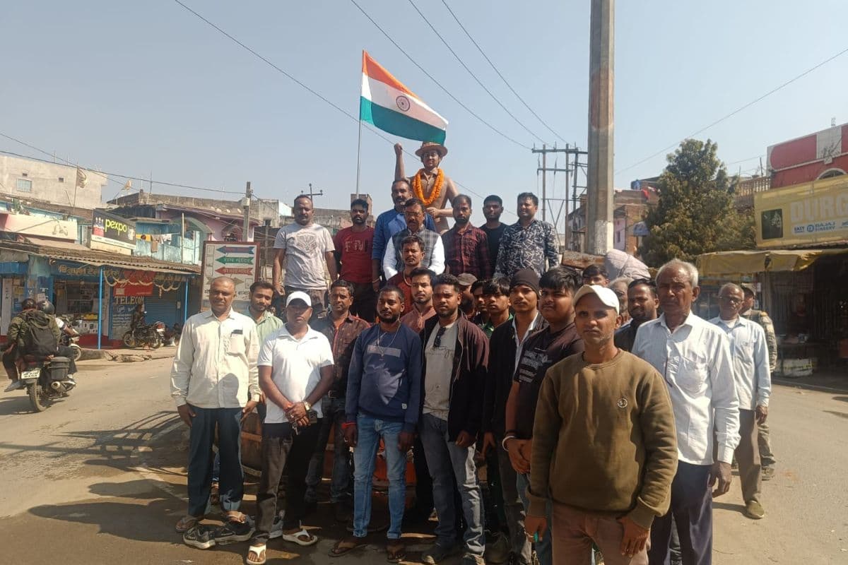 Ramgarh: पतरातू में पुलवामा के शहीदों को दी गई श्रद्धांजलि, बड़कागांव विधायक भी हुए शामिल