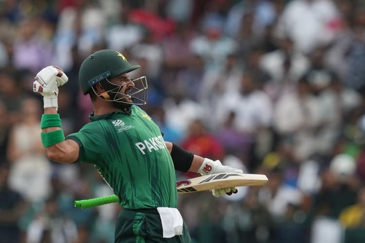 नामीबिया को हराकर पाकिस्तान सुपर 8 में, USA की उम्मीदों पर फिरा पानी