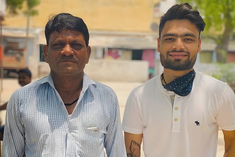 क्रिकेटर रिंकू सिंह के पिता का निधन; लंबे समय से कैंसर से जूझ रहे थे खानचंद सिंह