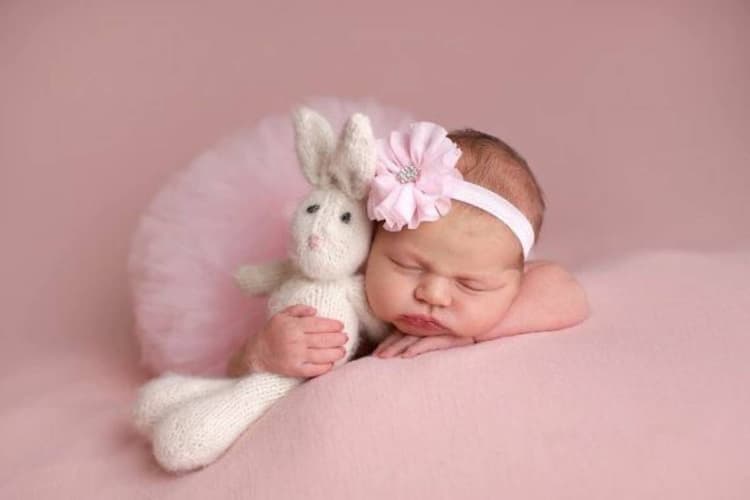 Unique Hindu Baby Girl Names Starting with Pr: अगर नाम चाहिए अलग और खास तो चुनें प्र से शुरू होने वाले टॉप यूनिक बेबी गर्ल नेम्स