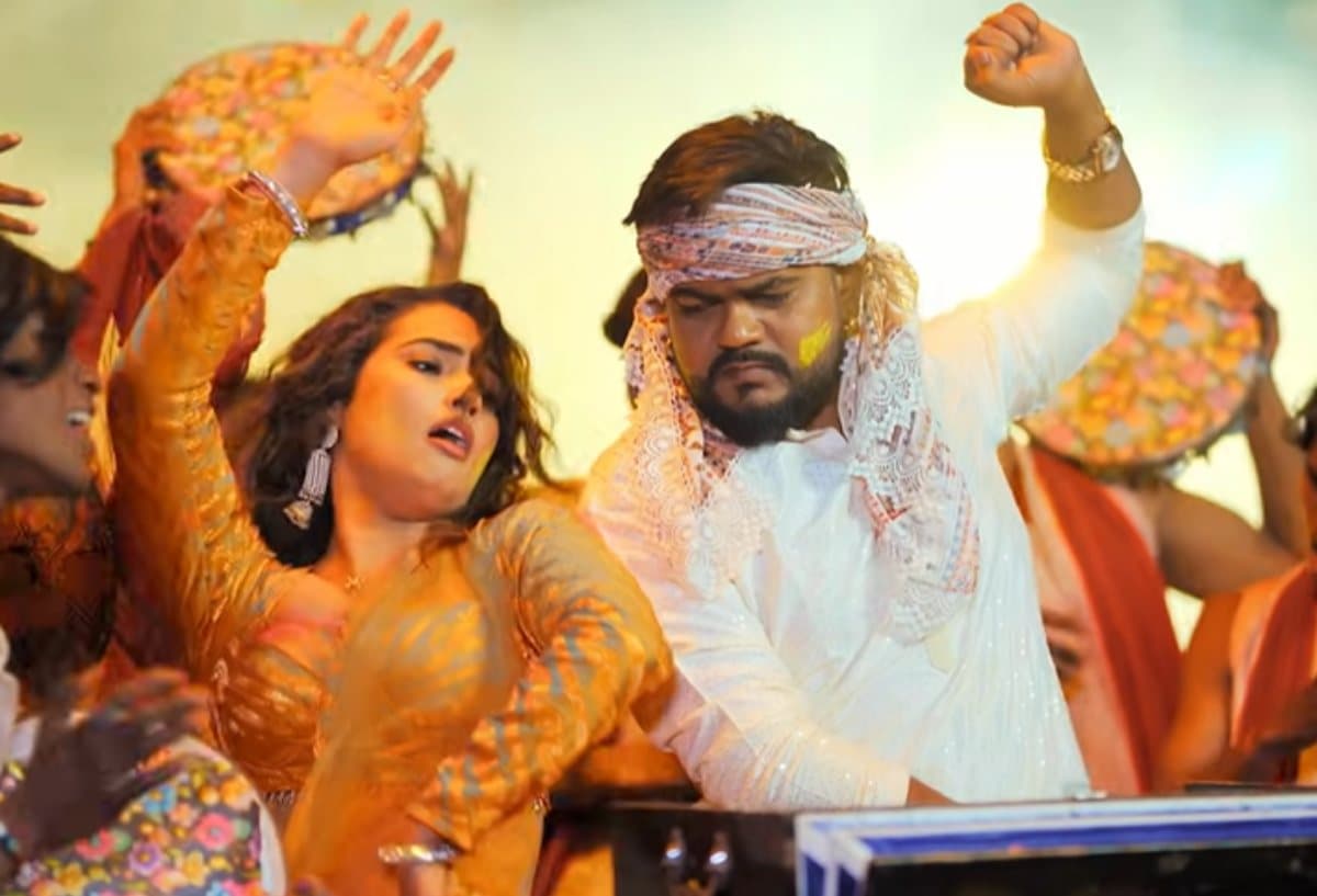 Vijay Chouhan New Bhojpuri Song: होली से पहले विजय चौहान का ‘मिसी जनी गलिया’ ने मचाया तहलका, शिल्पी राज की आवाज ने लूटा दिल Vijay Chouhan New Bhojpuri Song: होली से पहले विजय चौहान का ‘मिसी जनी गलिया’ ने मचाया तहलका, शिल्पी राज की आवाज ने लूटा दिल