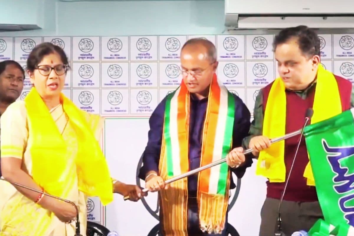 West Bengal Politics BJP MLA Bishnu Prasad Sharma joined TMC