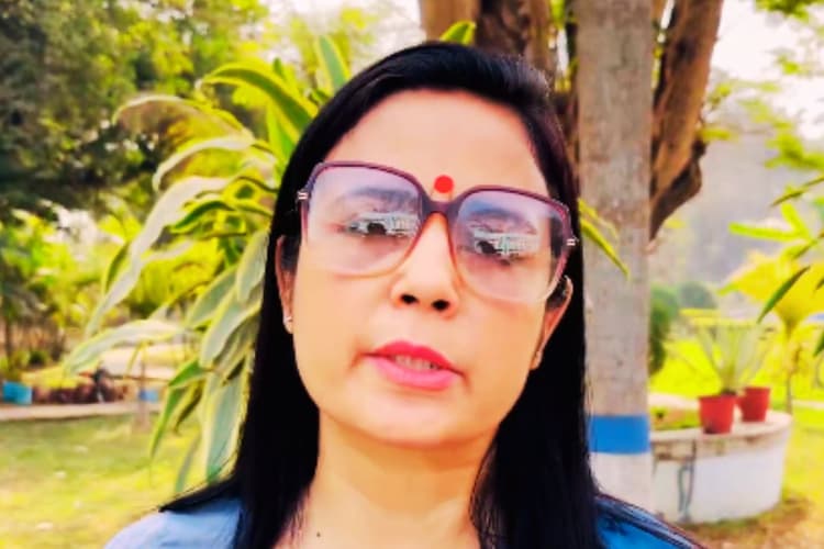 बंगाल में एसआईआर के मुद्दे पर महुआ मोईत्रा ने फिर चुनाव आयोग पर बोला हमला