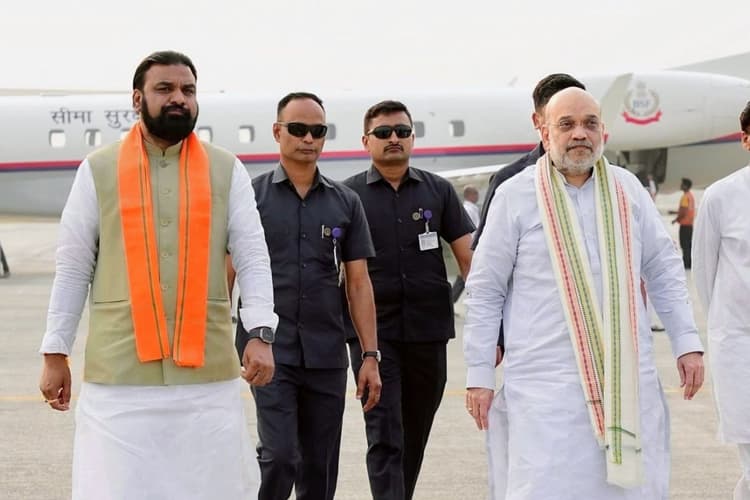 किशनगंज पहुंचे गृह मंत्री अमित शाह, भारत-नेपाल सीमा सुरक्षा पर कर रहे हाई लेवल मीटिंग