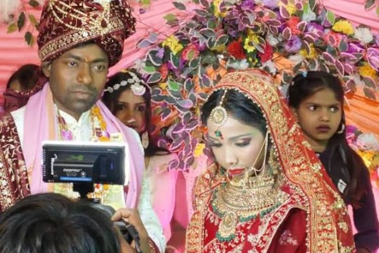 बक्सर में वरमाला के बीच दुल्हन को आशिक ने मारी गोली, शराब मामले में जा चुका है जेल