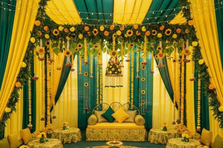 मेहंदी फंक्शन की रौनक बढ़ाने के लिए शानदार डेकोरेशन आइडियाज