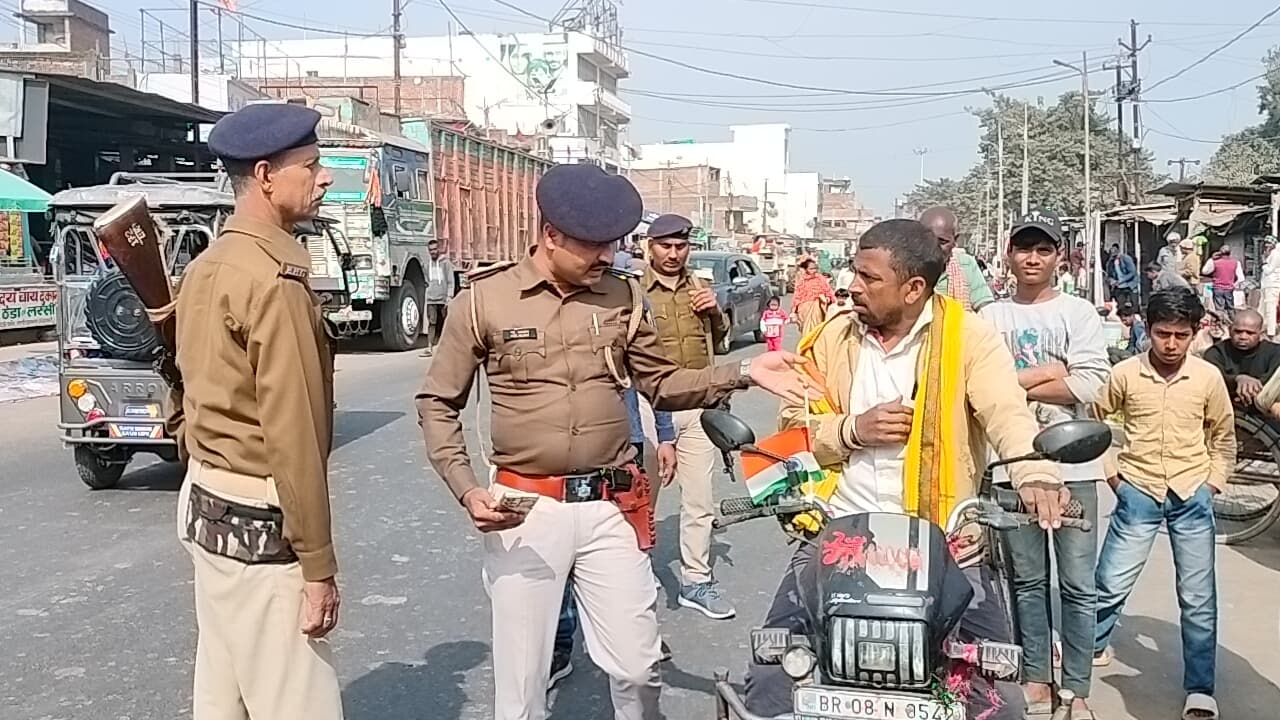 यातायात नियम तोड़ने वालों से 14,500 रुपये जुर्माना वसूला