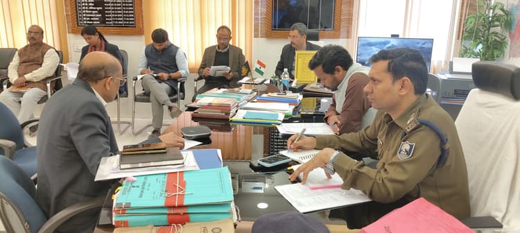 सभी परीक्षा केंद्रों पर सघन सुरक्षा, सीसीटीवी निगरानी व मोबाइल प्रतिबंध लागू