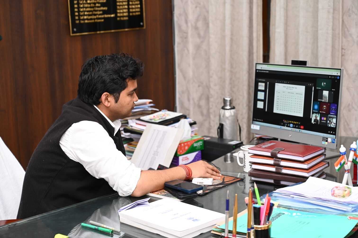 बच्चों को नियमित मिले एमडीएम, न हो लापरवाही : डीसी