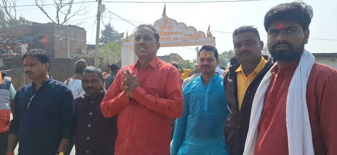 माघी पूर्णिमा पर मंदार परिक्रमा को निकले ग्रामीण