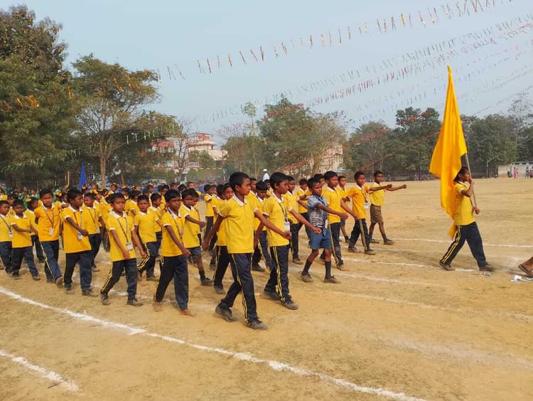 Chaibasa News : खेल से निखरती है प्रतिभा : फादर