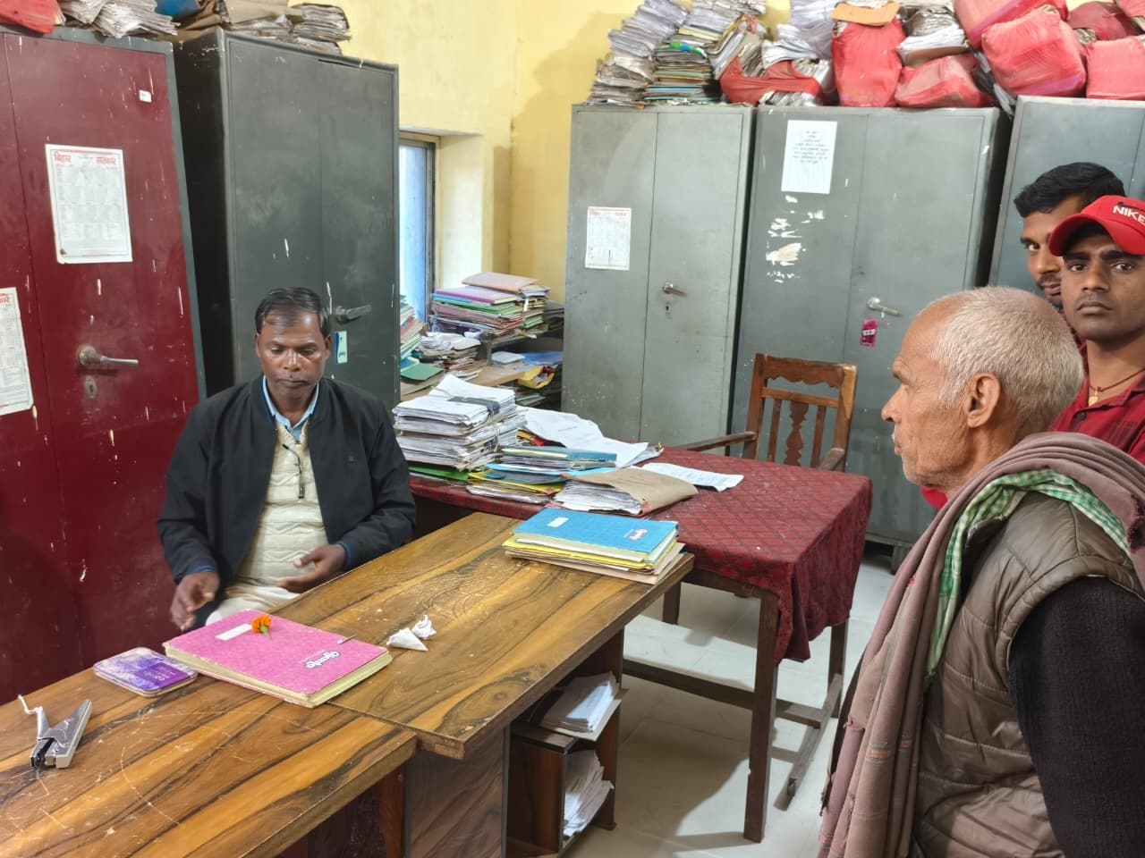 सीओ ने बीडीओ को नहीं दिया प्रभार, अंचल कार्यालय प्रभावित