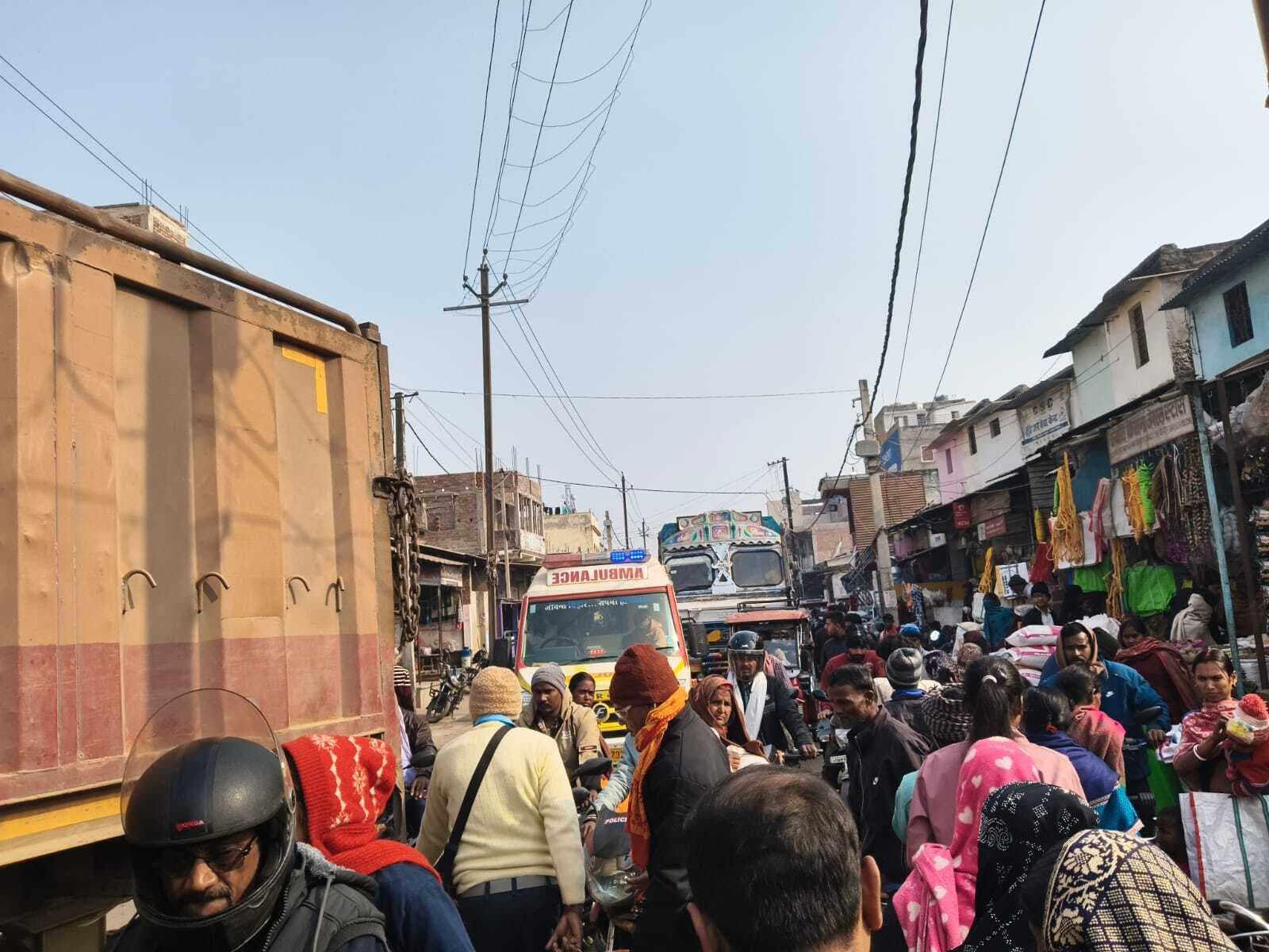 सुबह नौ से रात बजे तक बाल लदे ट्रकों की नो एंट्री की मांग