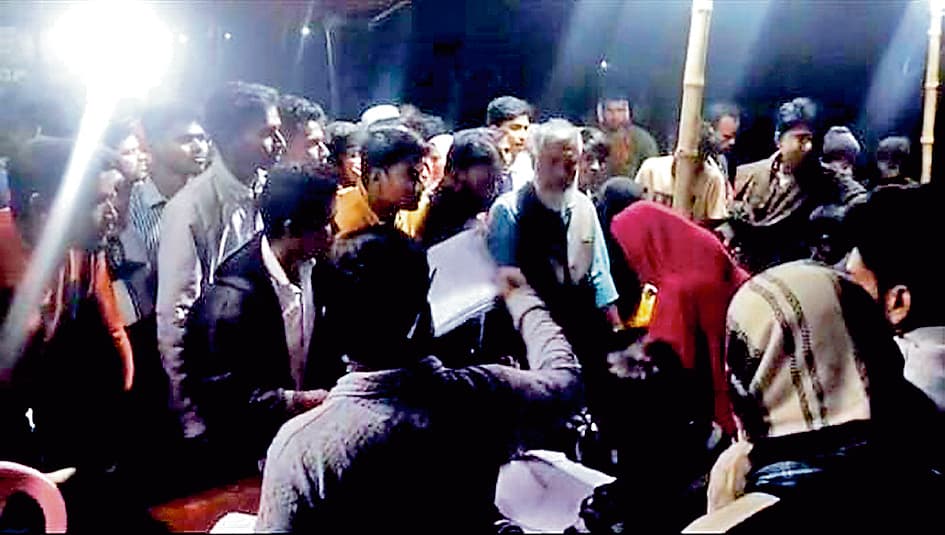 मिनाखां में आधी रात तक हुई एसआइआर की सुनवाई