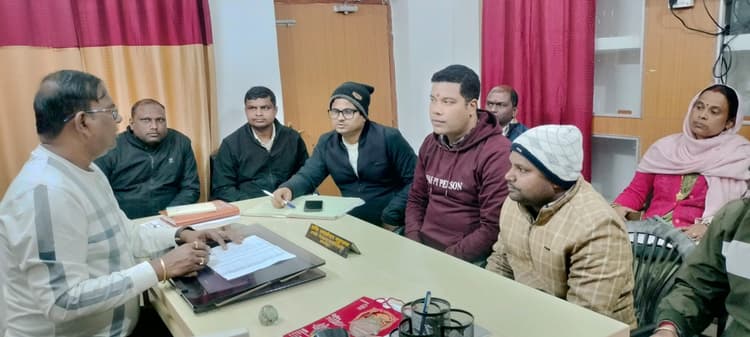 आवास कर्मियों के साथ बीडीओ ने की बैठक, दिये आवश्यक निर्देश