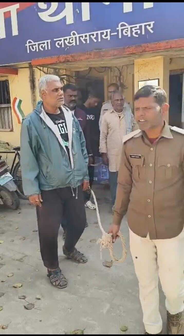 मोहनपुर गांव से चार फरार अभियुक्त गिरफ्तार