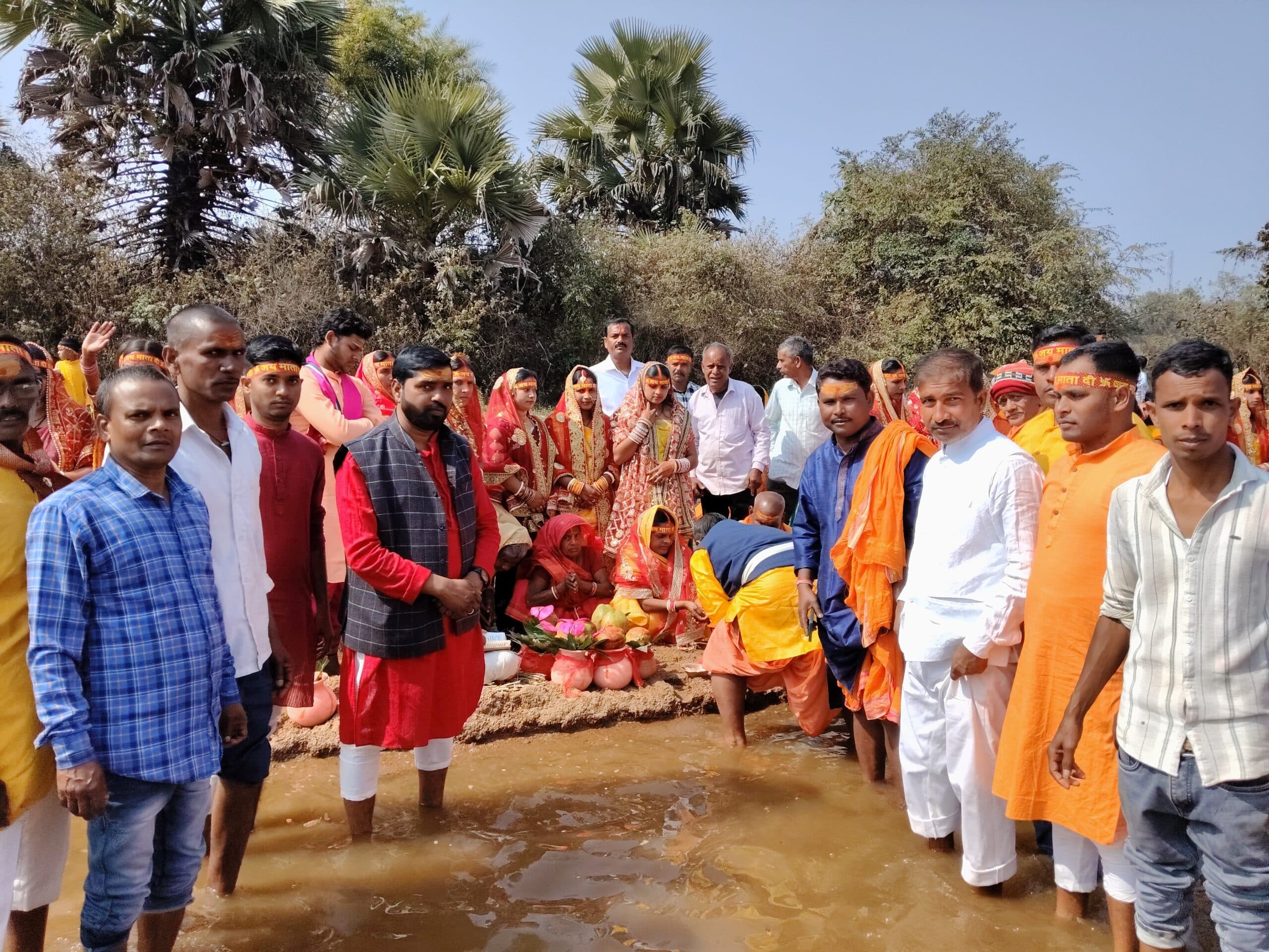 देवीपुर में धार्मिक अनुष्ठान से माहौल हुआ भक्तिमय