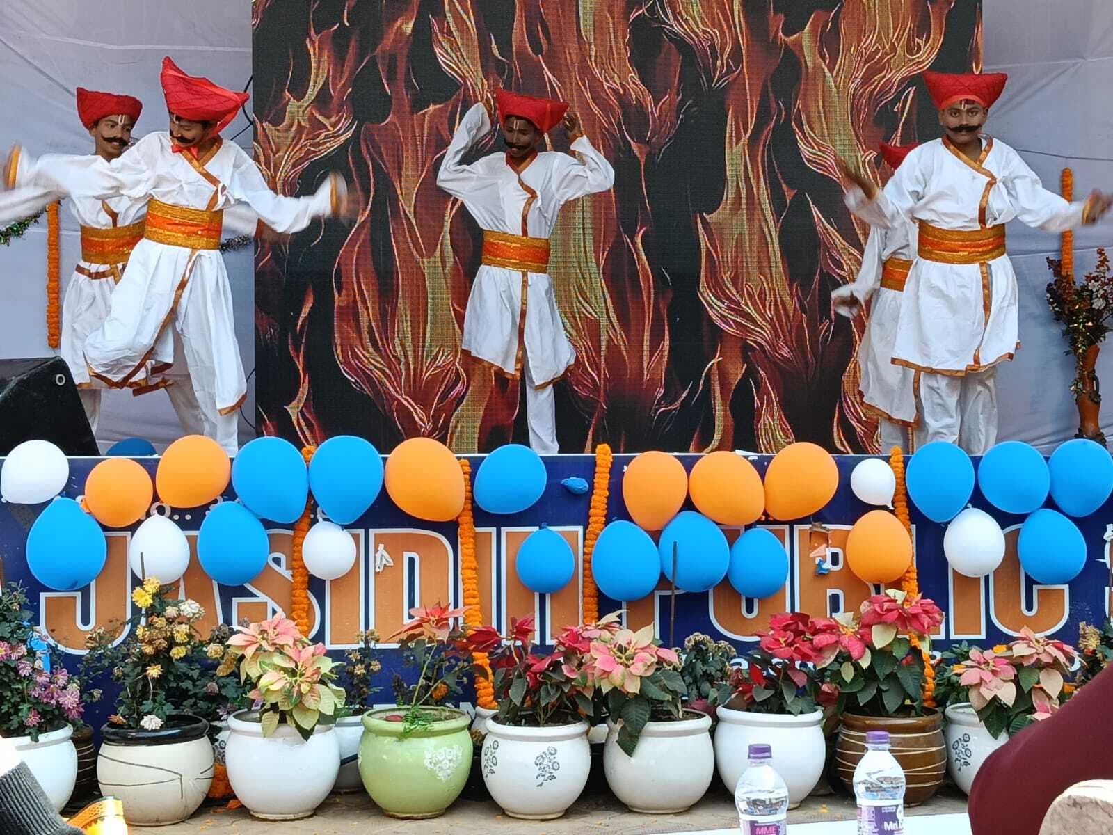 Deoghar news : जसीडीह पब्लिक स्कूल में रजत जयंती समारोह, नृत्यों में दिखी देश की भाषायी विविधता