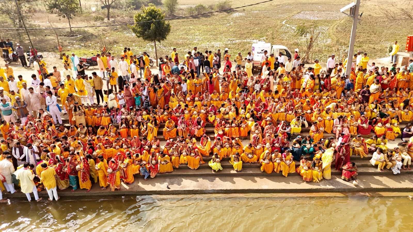 विग्रहों की प्राण-प्रतिष्ठा अनुष्ठान को ले निकाली गयी शोभायात्रा