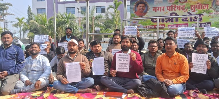 राजस्व कर्मचारियों की मांगें अनसुनी, चरणबद्ध आंदोलन की घोषणा