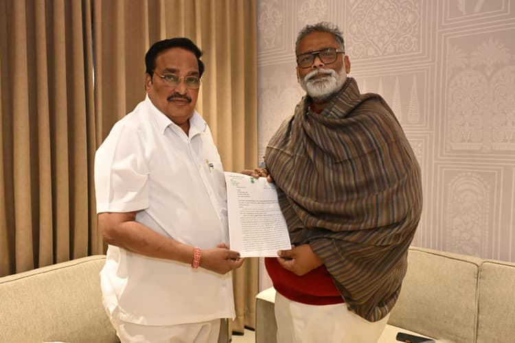 सांसद ने कटाव रोकने केंद्रीय जल शक्ति मंत्री को मांग पत्र सौंपा