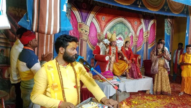 चारों दूलहा में बड़का कमाल सखियां…, माता सीता की विदाई दृश्य ने रुला दिया