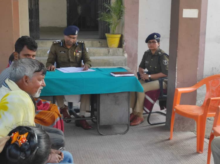महेशखूंट थाना में एसपी ने सुनी लोगों की फरियाद