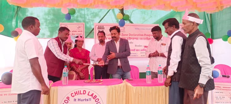 Chaibasa News : मझगांव बनी ''''''''बाल श्रम और बाल विवाह मुक्त'''''''' पंचायत, हर बच्चा पहुंचा स्कूल