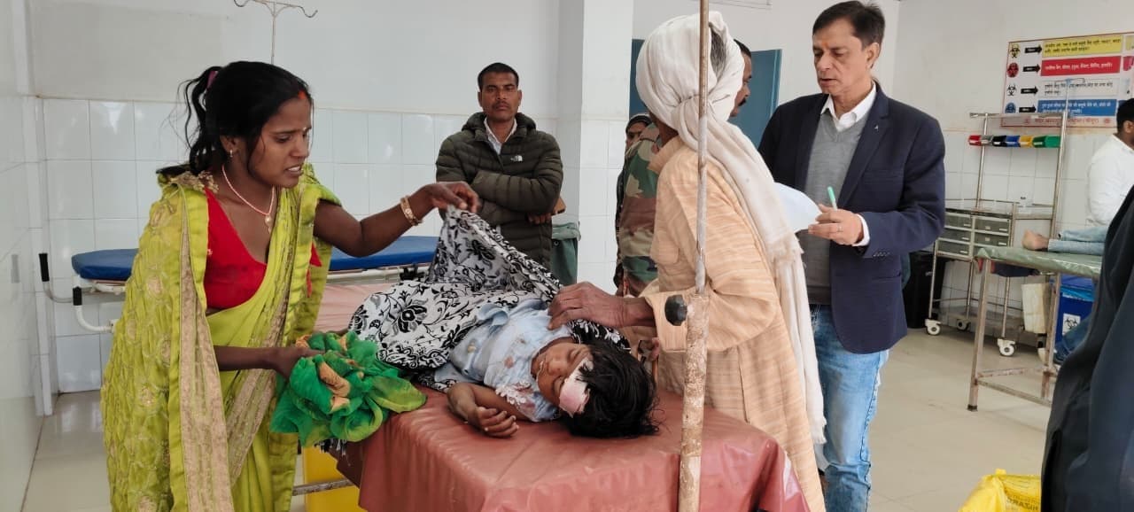 चाकेडीहरा में छत से गिरने से बच्ची घायल