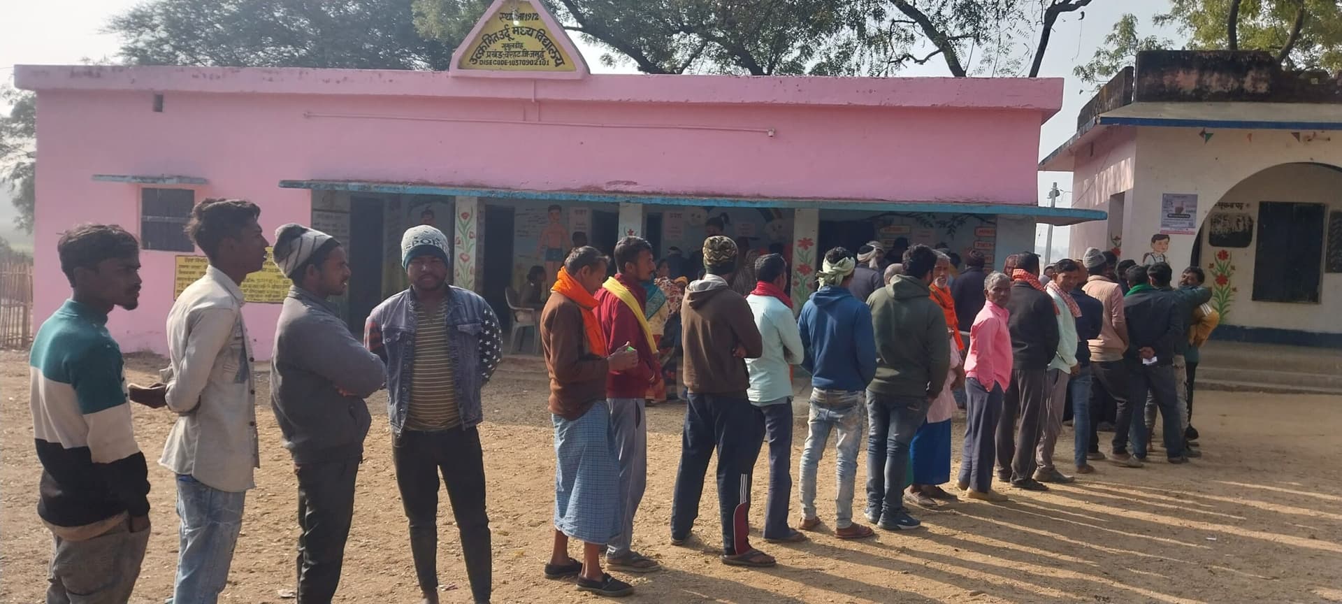 पैक्स चुनाव : 60 से 70 प्रतिशत तक हुआ मतदान