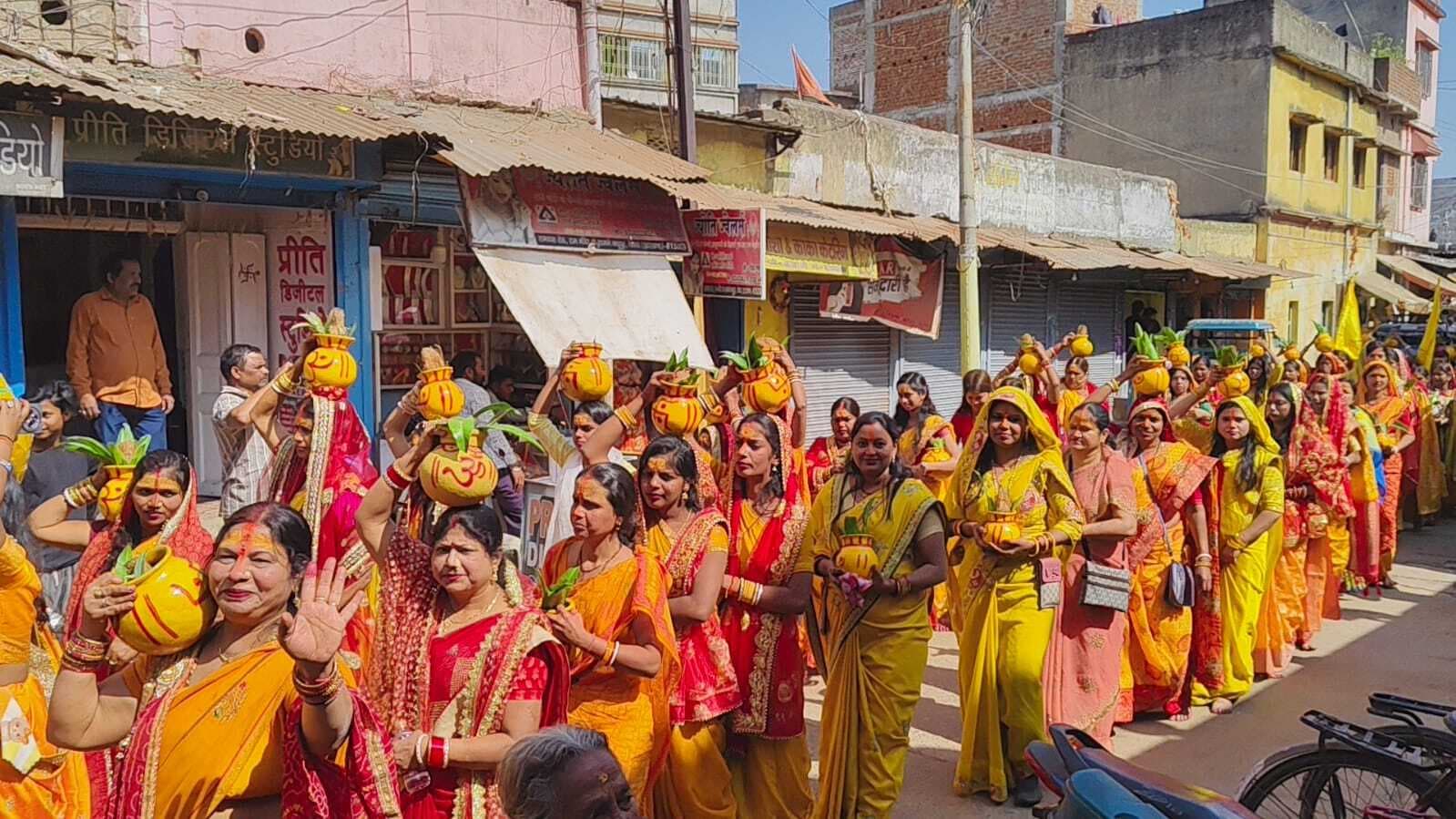 कलश शोभा यात्रा से माहौल हुआ भक्तिमय