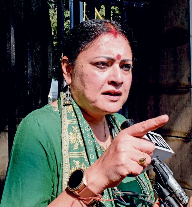 बजट चर्चा में मदरसों के लिए आवंटन पर महा-हंगामा