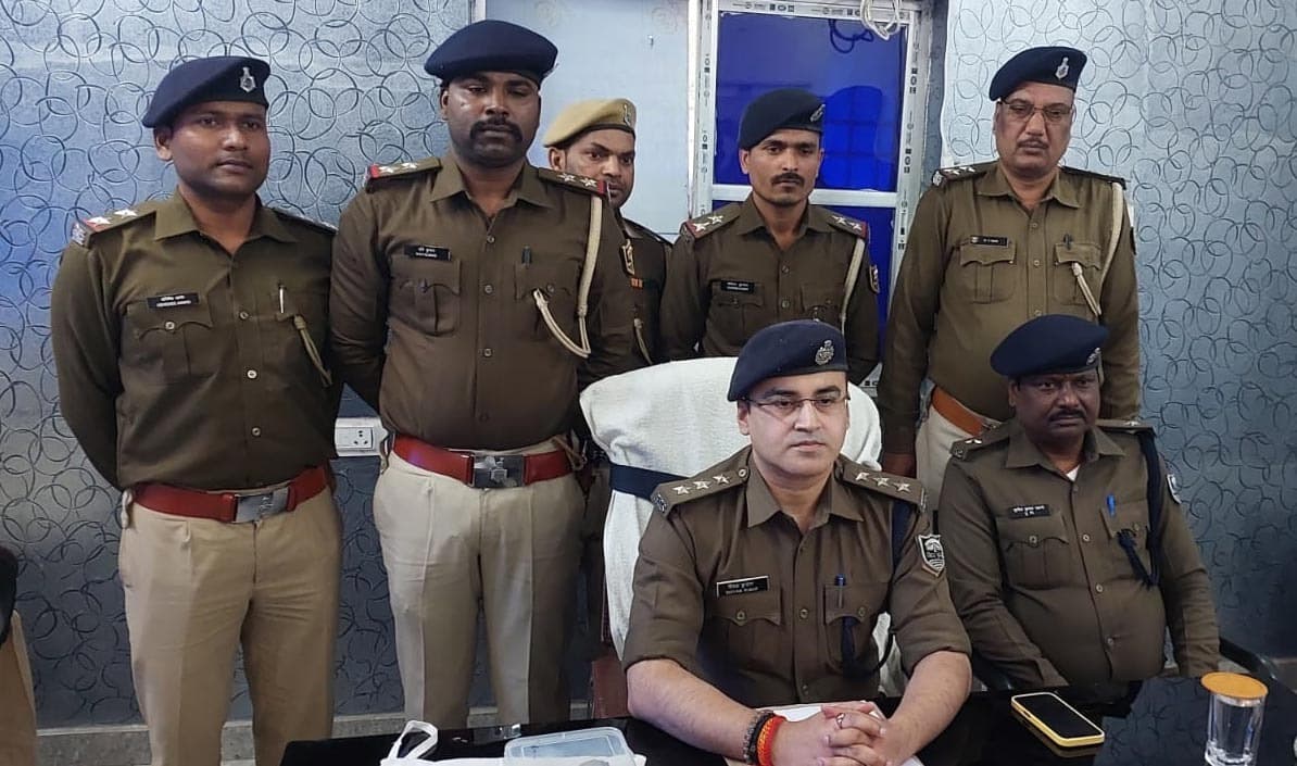 लूट की साजिश रच रहे तीन अपराधी गिरफ्तार, पिस्टल व कारतूस बरामद