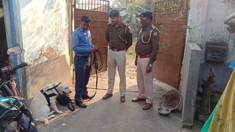 शिक्षक हत्याकांड की तकनीकी जांच शुरू, लिये गये फिंगर प्रिंट