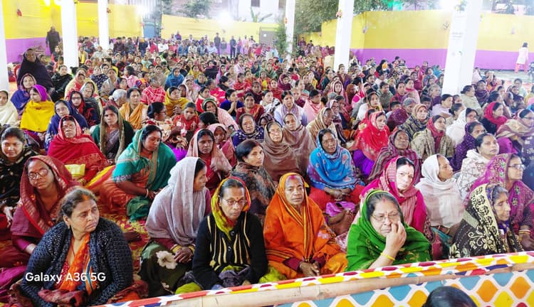 शिव महापुराण कथा में बिल्व पत्र, रूद्राक्ष महिमा तथा नारद चरित्र पर हुयी चर्चा