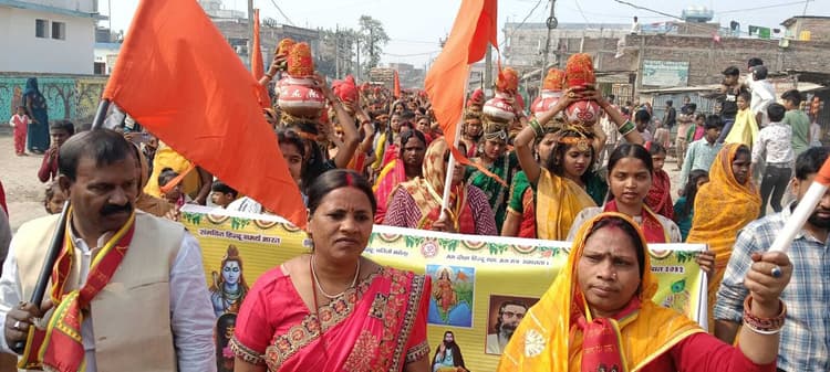 सनातन हिंदू सम्मेलन को लेकर 750 कन्याओं ने निकाली कलश शोभायात्रा