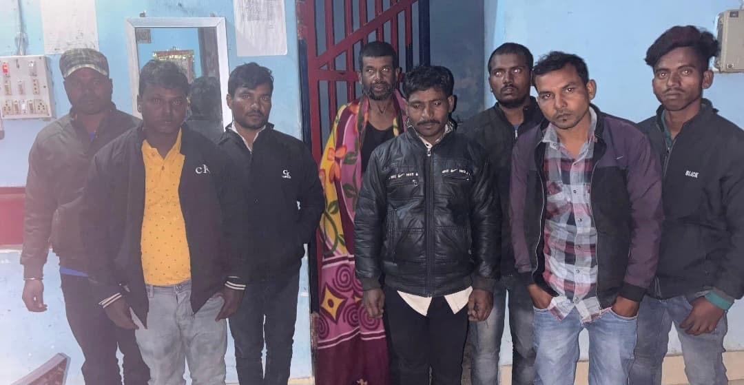 आठ शराबियों को गिरफ्तार कर न्यायिक हिरासत में भेजा