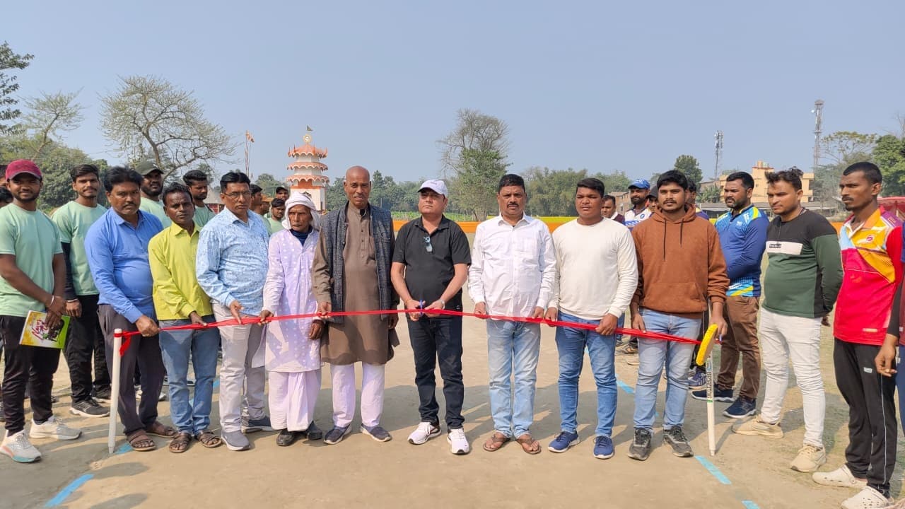 12 दिवसीय क्रिकेट टूर्नामेंट का किया उदघाटन