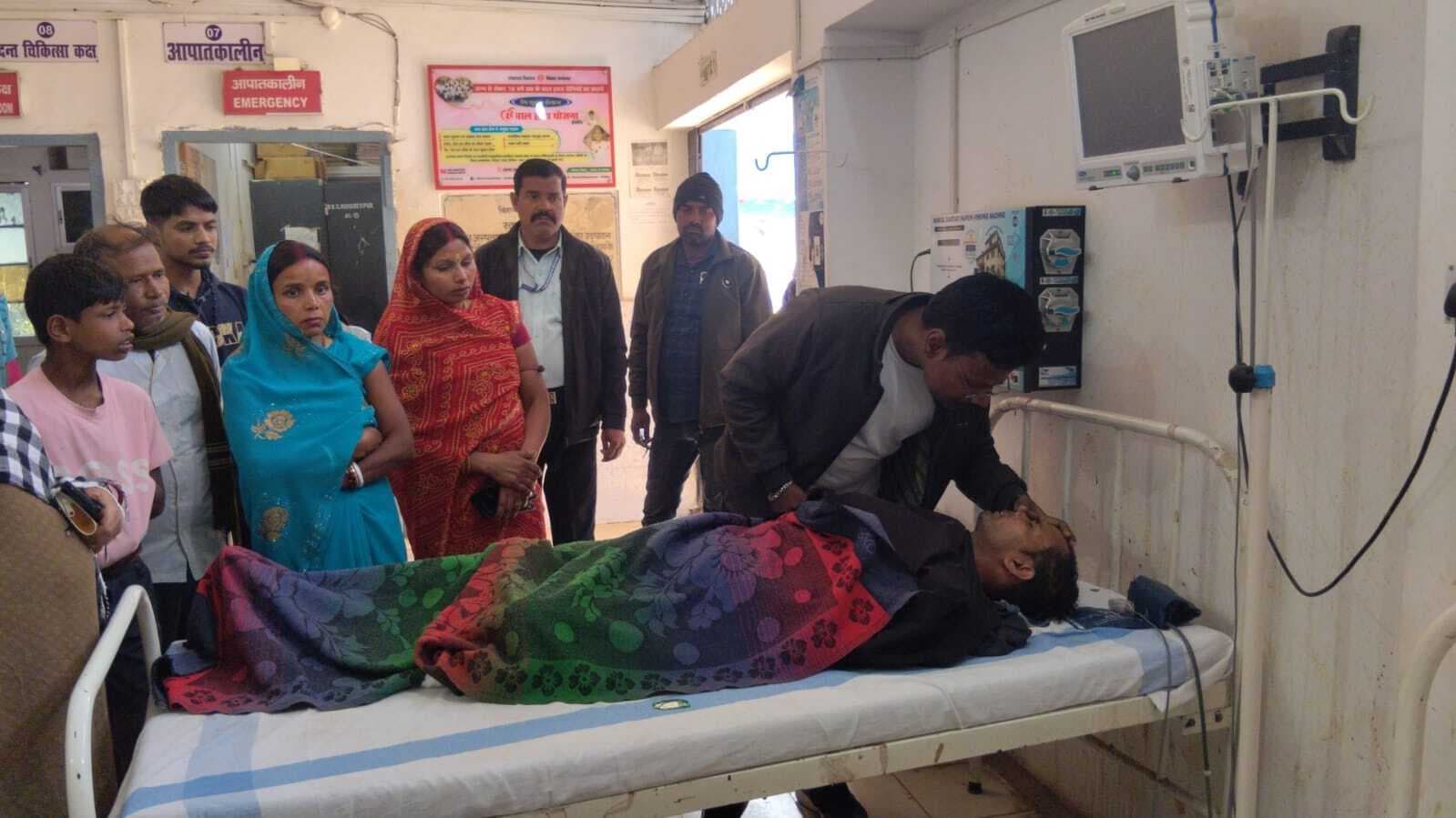 ऑटो चालक को पीटकर किया जख्मी, रेफर