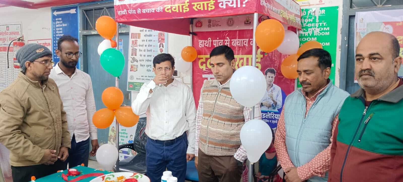 लोगों को खिलायी गयी एल्बेंडाजोल की गोलियां