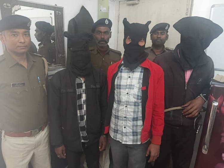 महेशखूंट के दियारा में मिनीगन फैक्ट्री का हुआ भंडाफोड़, संचालक व कारीगर फरार