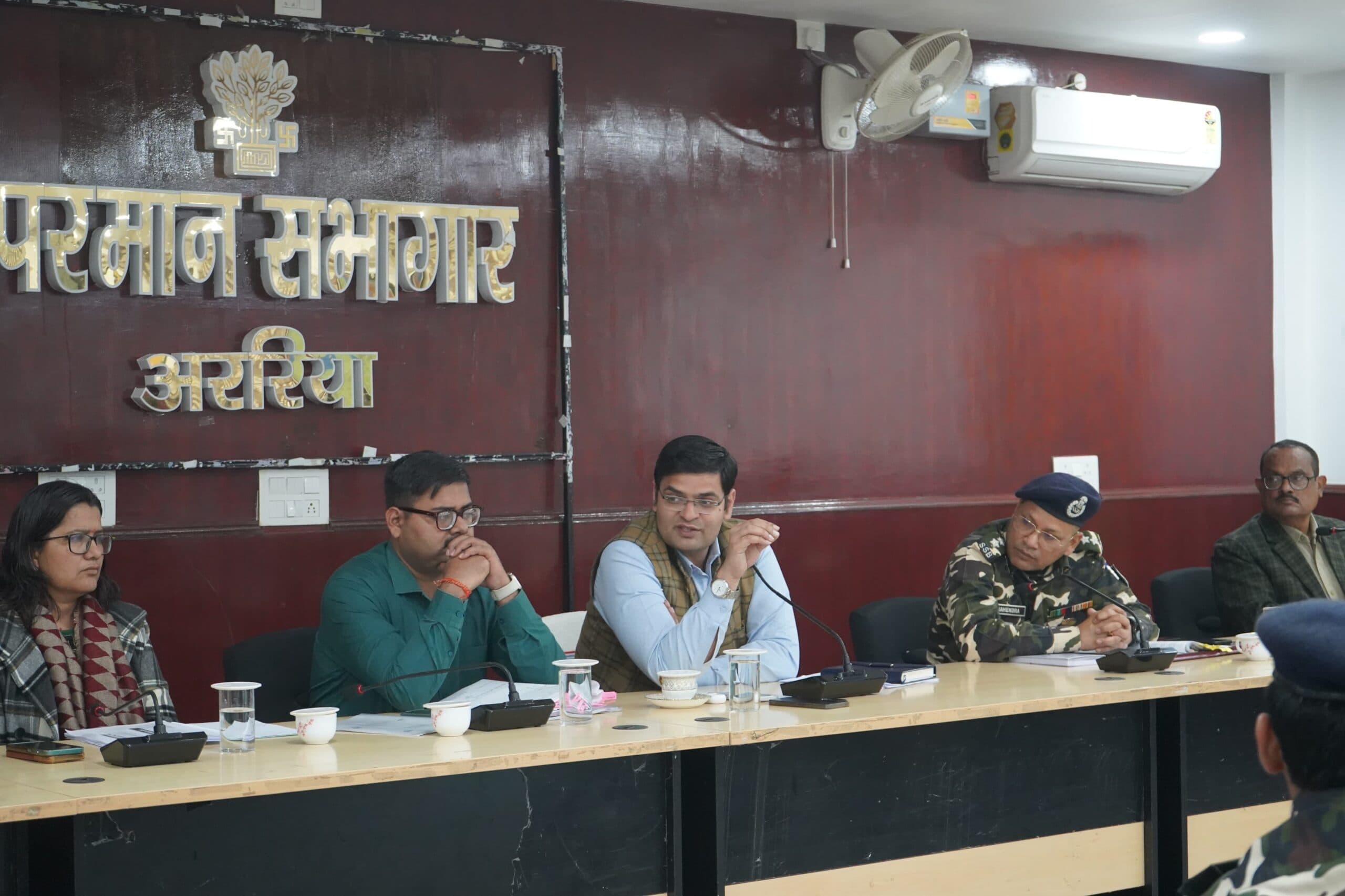 वाइब्रेंट विलेज कार्यक्रम : निर्धारित लक्ष्यों की प्राप्ति में जिम्मेदार रवैया अपनाएं संबंधित विभाग