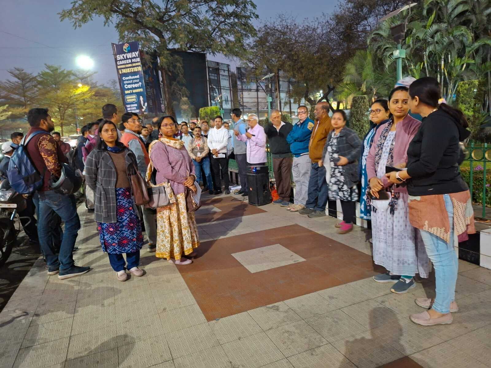 Jamshedpur News : श्रमिकों के हक पर चोट बर्दाश्त नहीं, बैंककर्मियों ने फूंका बिगुल, देशव्यापी हड़ताल आज