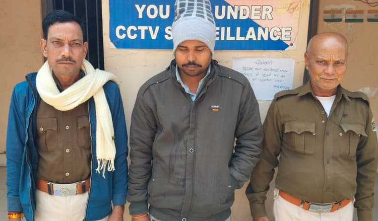 शराब पीकर हंगामा करते युवक गिरफ्तार